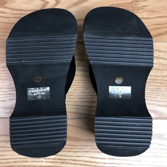 SODA Beach Black Nubuck Platform Sandal Thong - Picture 4 of 9